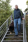 Hummel geht gelassen